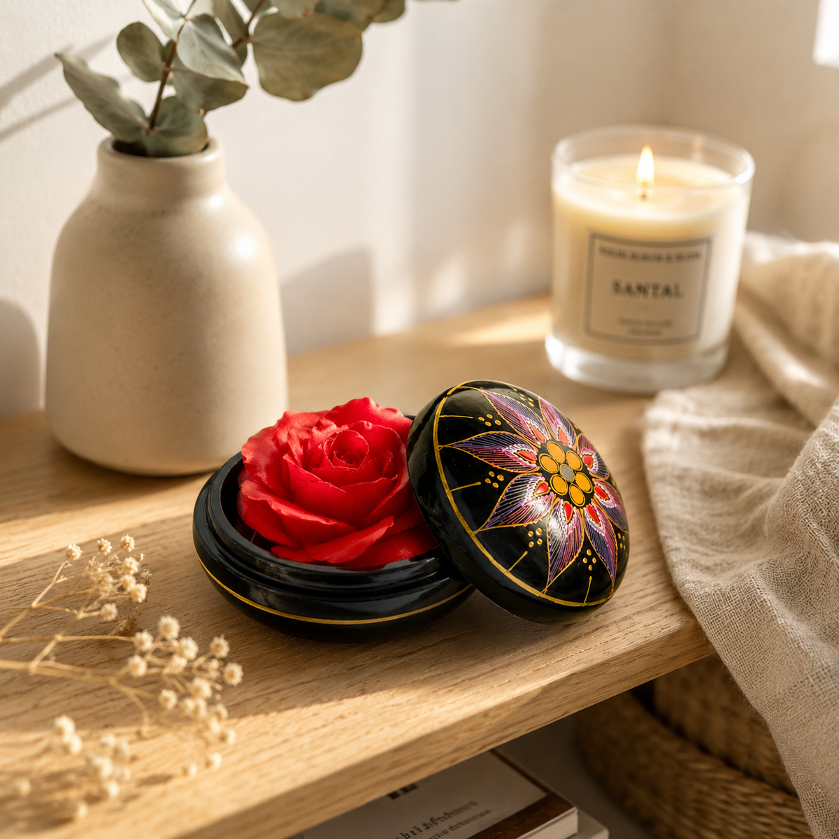 Fleur de savon Rose Rouge dans son coffret décoratif